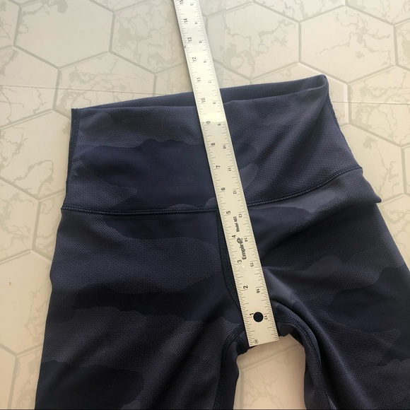 Aerie Blue Camo Leggings Hi-Rise Cropped Inseam Size Small Short Inseam - Picture 7 of 13